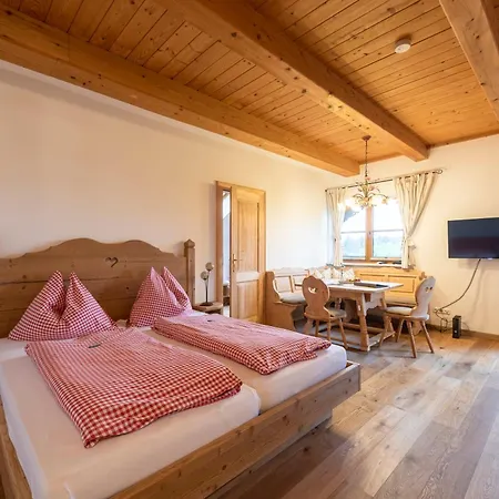 Farm stay Kinderparadies Bachbauer Mondsee