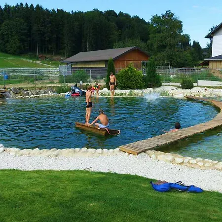 Alloggio per agriturismo Kinderparadies Bachbauer Mondsee