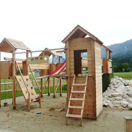 Kinderparadies Bachbauer Мондзее